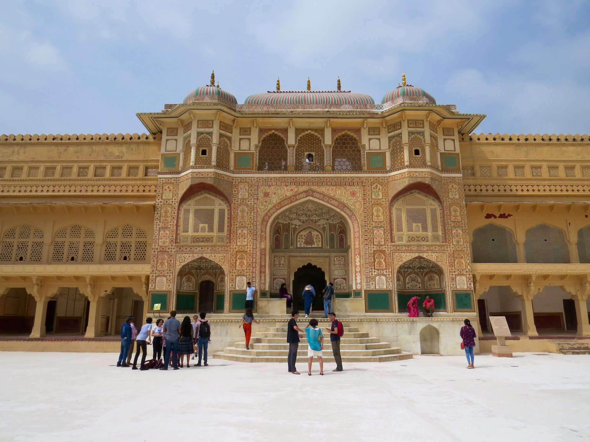 38301078_901579360980_7805015557580783616_o